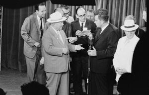 https://loc.gov/pictures/resource/ppmsca.19730/