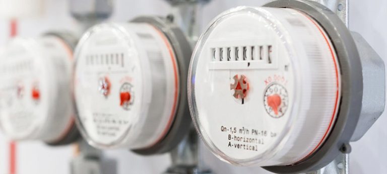 Smart Metering: IoT Technologies, Rollouts and Utility Use Cases